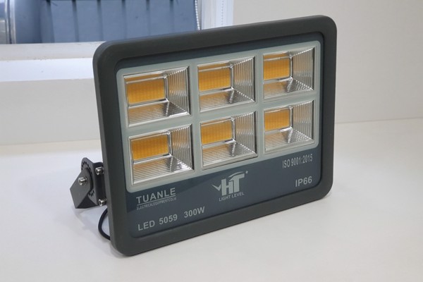 Đèn pha LED – Xu hướng chọn đèn tiết kiệm điện hiện nay