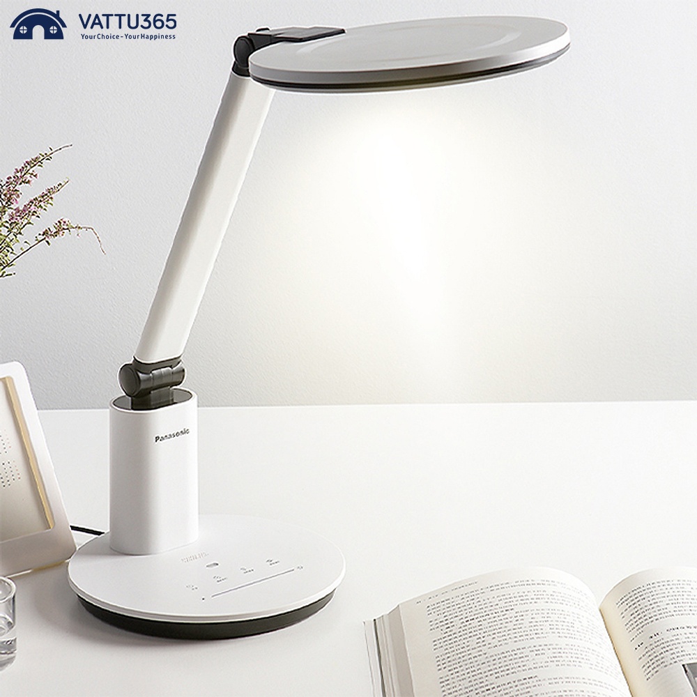 Thiết kế vô cùng hiện đại và tiện dụng của đèn bàn Panasonic HH-LT0623
